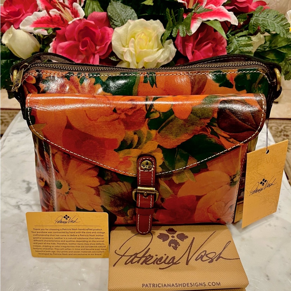 Patricia Nash Avelino Crossbody purse.